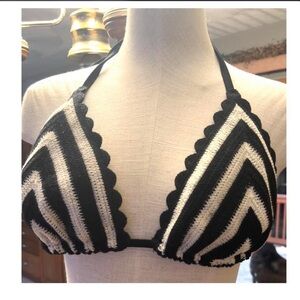No Boundaries Black and White Bikini Top